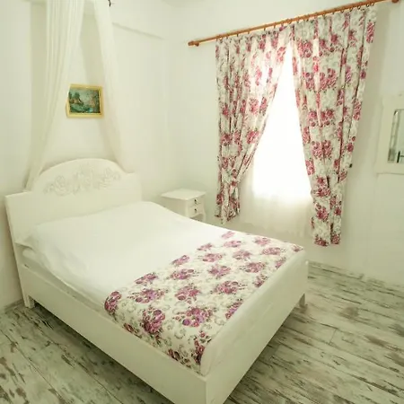 Aisem By Hire Szálloda 2*