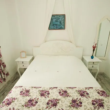 Aisem By Hire Szálloda