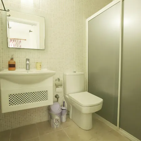 Aisem By Hire Hotell