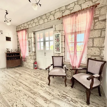 Aisem By Hire Hotel