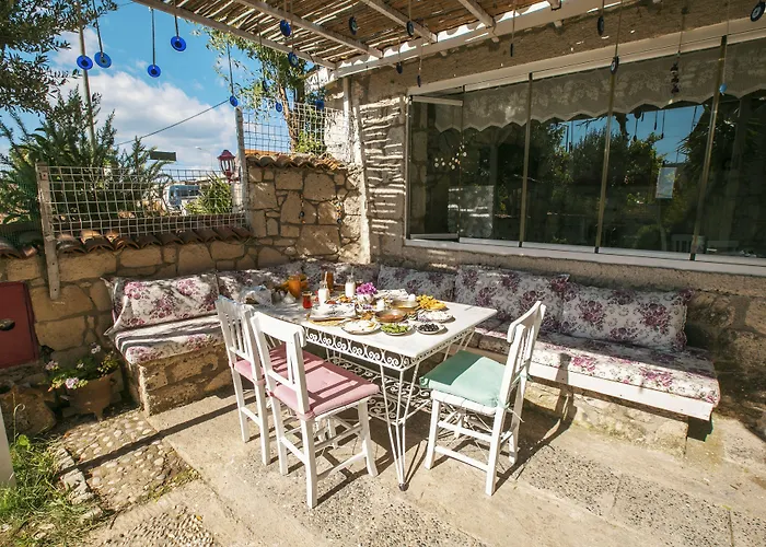 Aisem By Hire Алачати